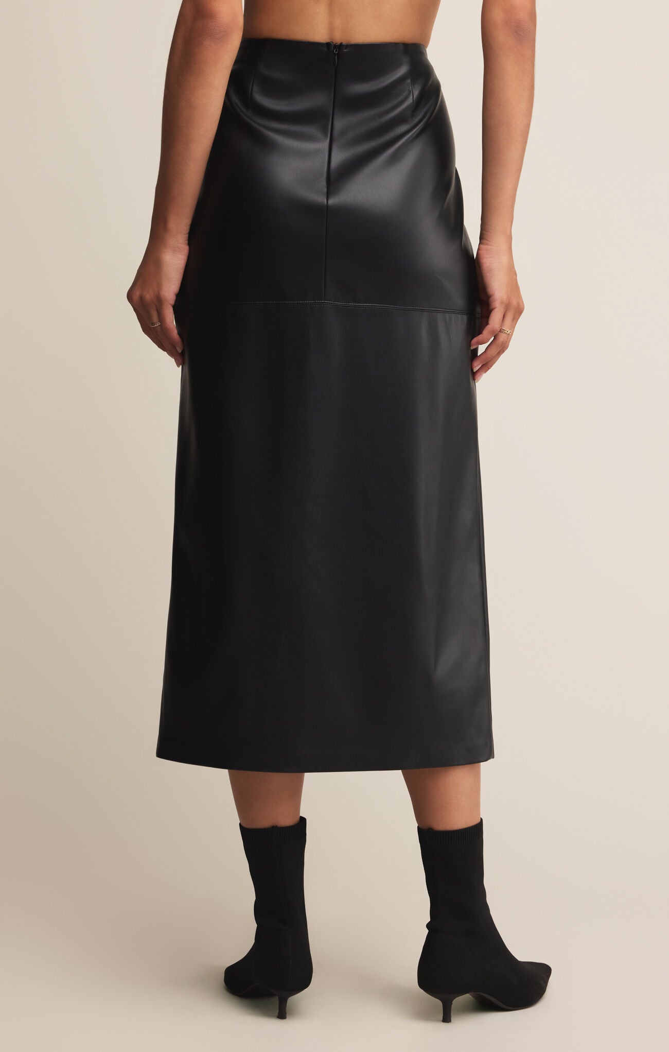 Metropolitan leather skirt black