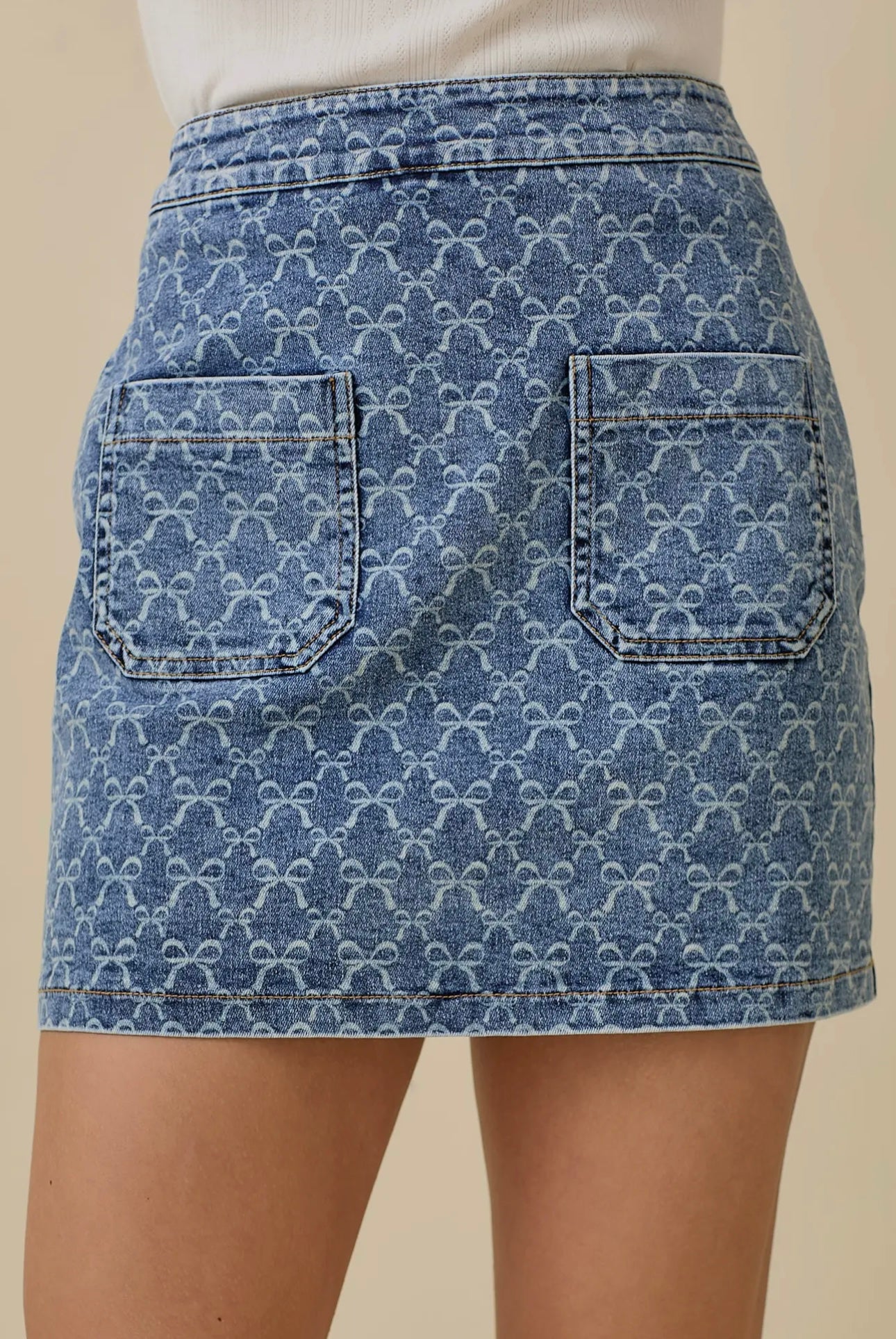 Ribbon mini skirt