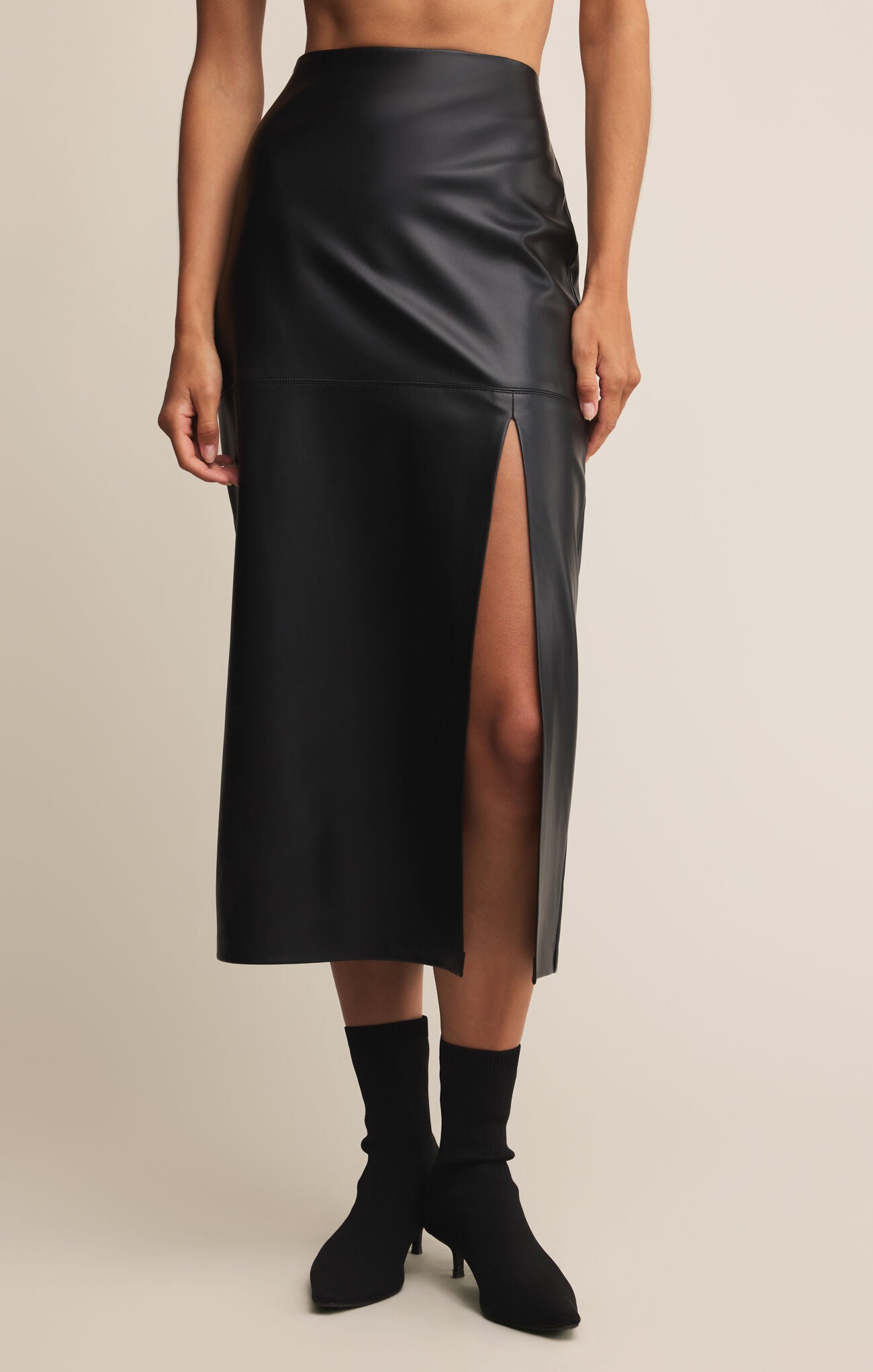 Metropolitan leather skirt black