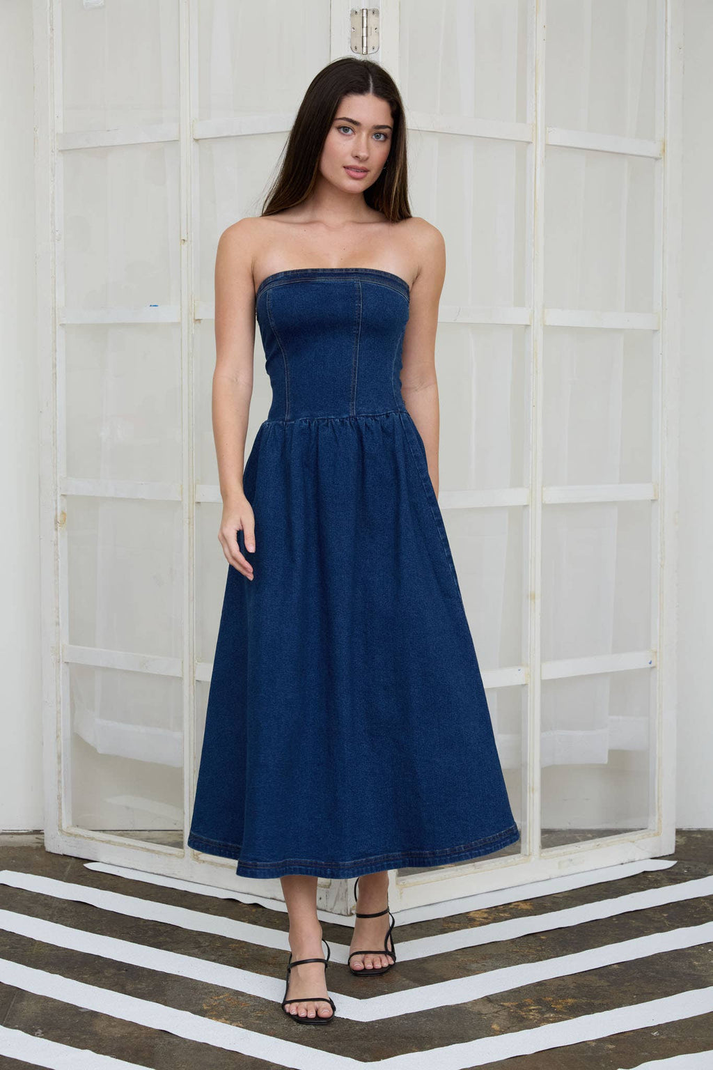 STRAPLESS DENIM MIDI DRESS