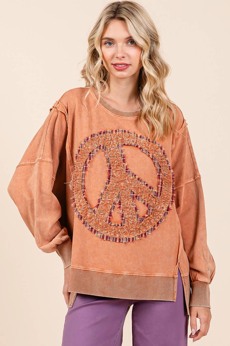 PEACE SIGN PATCH MINERAL WASH SWEATSHIRT