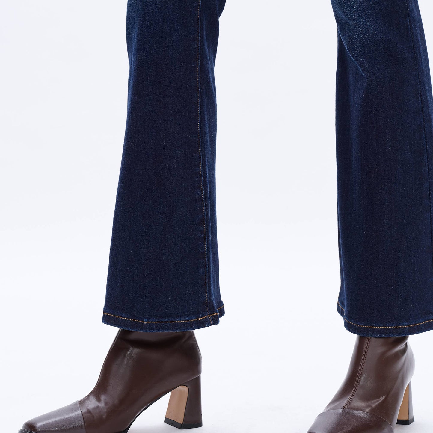 HIGH RISE FLARE JEANS WITH FINISHED HEM