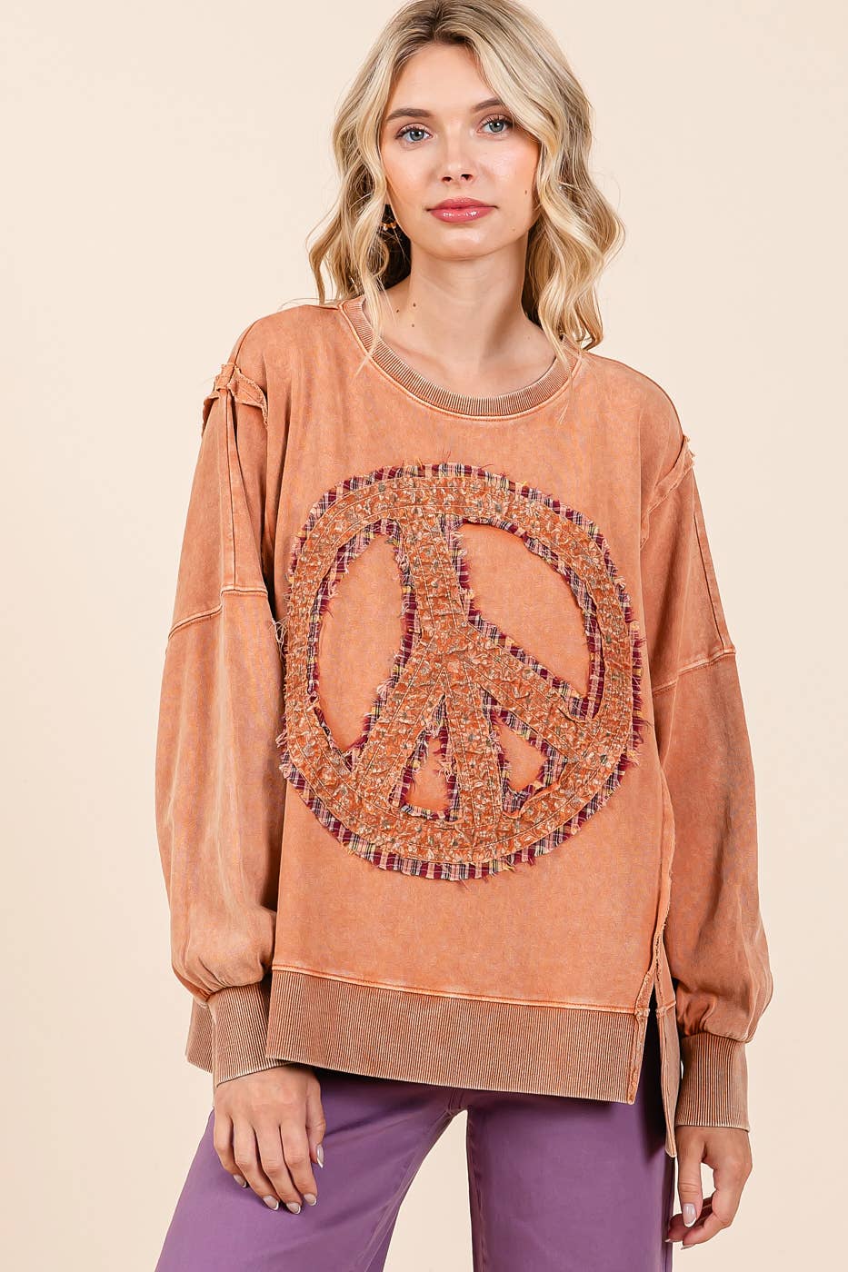 PEACE SIGN PATCH MINERAL WASH SWEATSHIRT