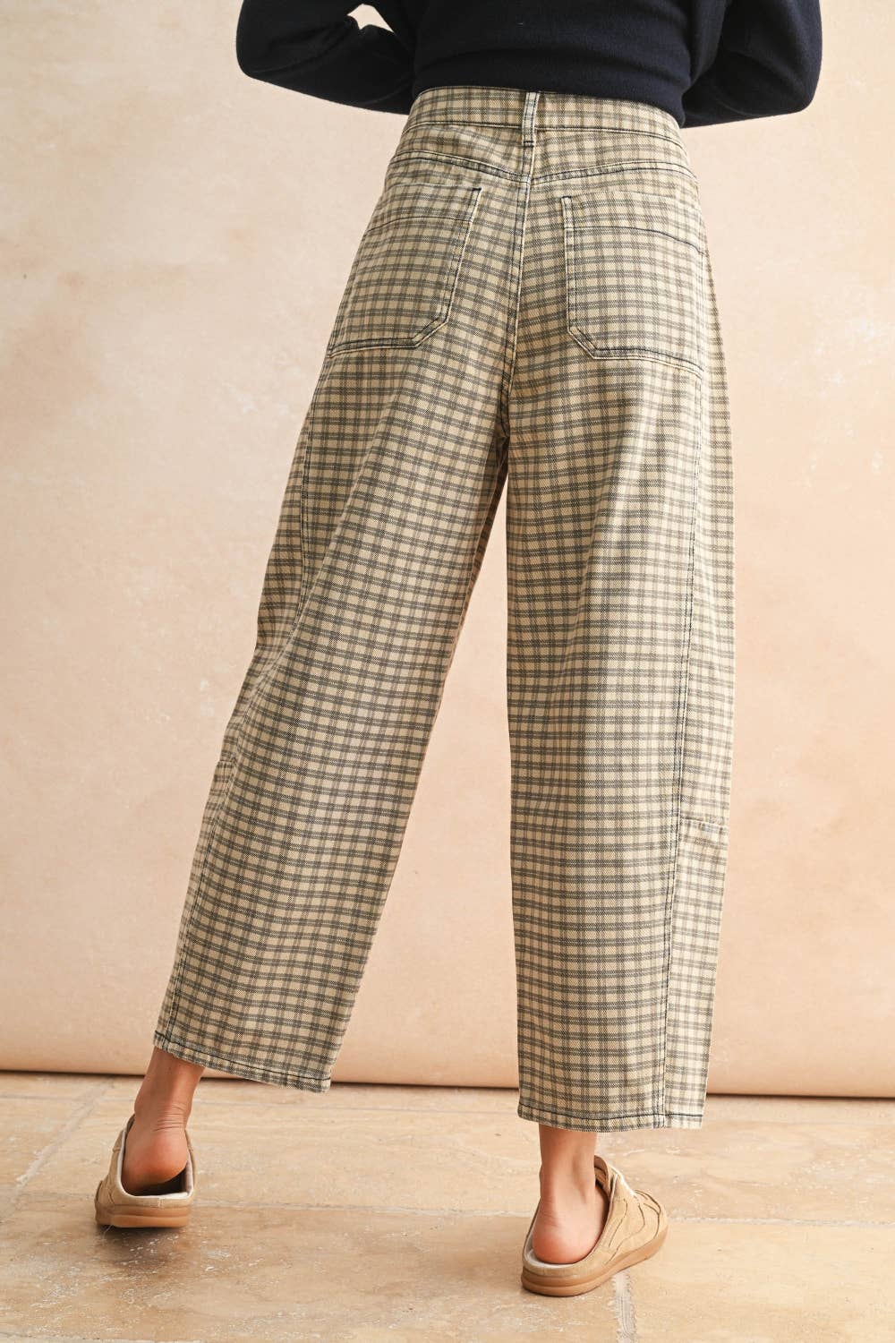 DONNA MINI CHECKER PATTERN BARREL PANTS