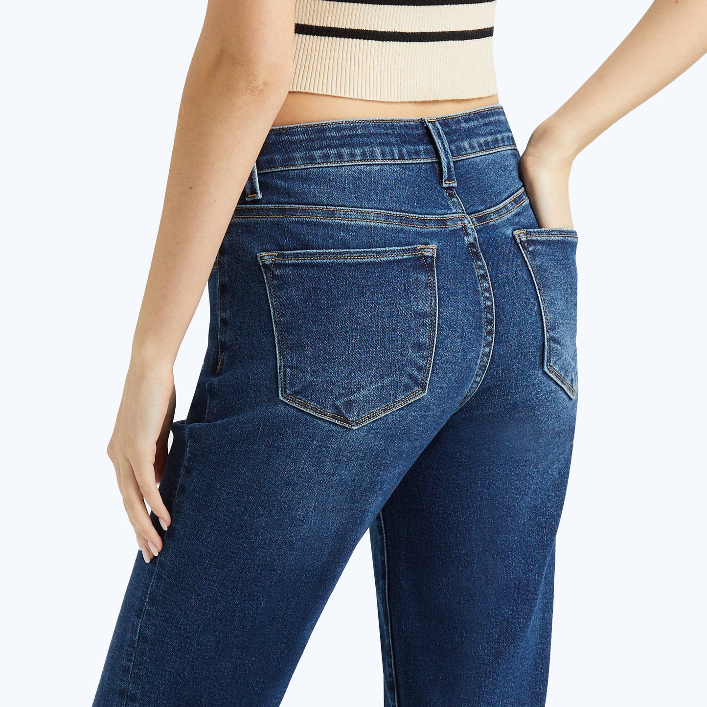 MID RISE STRAIGHT JEANS WITH FINISHED HEM