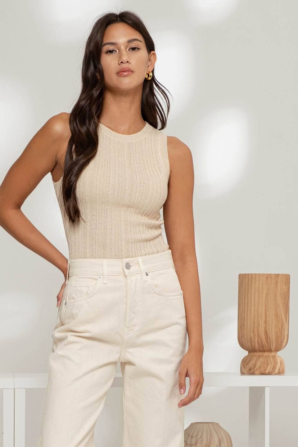 SLEEVELESS ROUND NECK SWEATER KNIT TOP