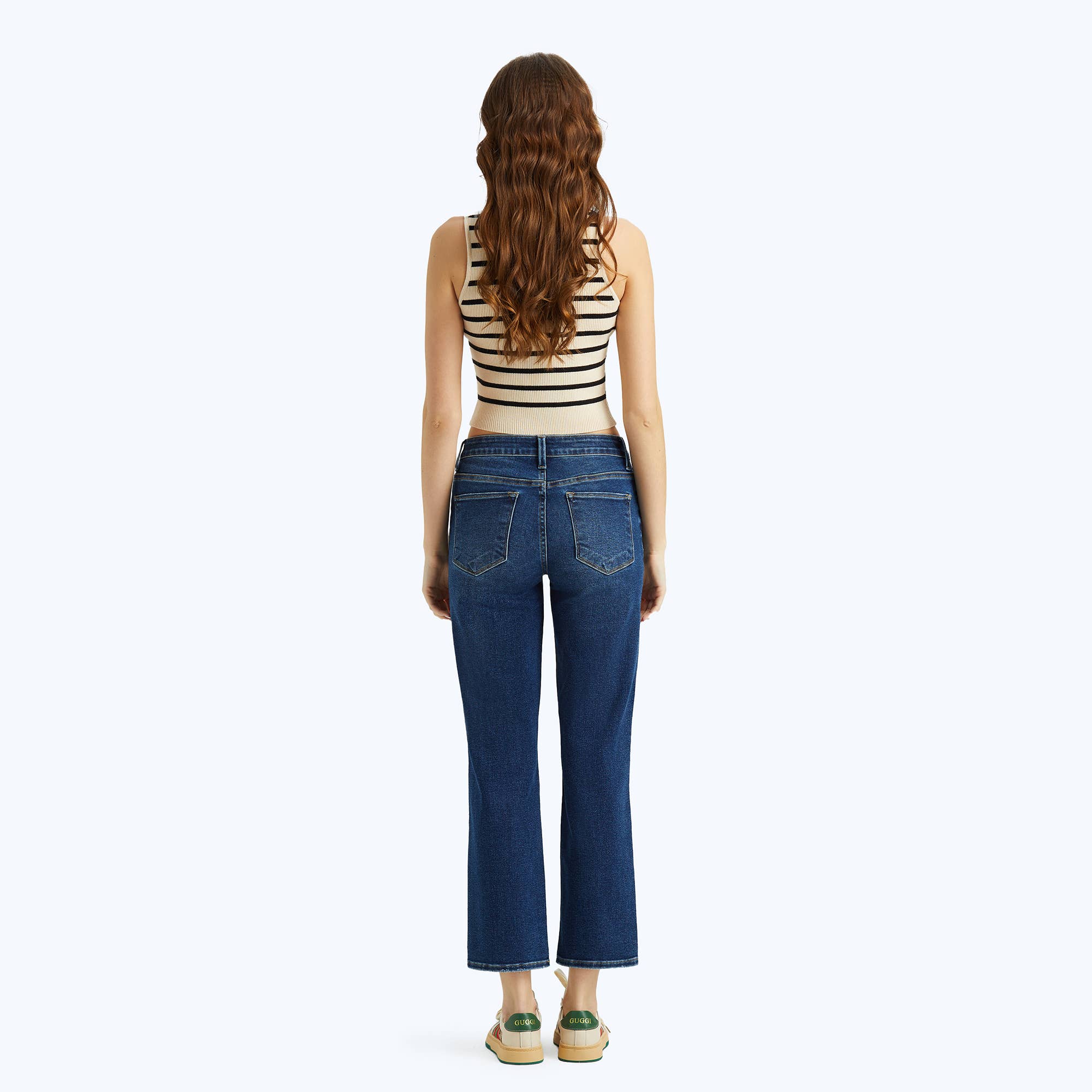 MID RISE STRAIGHT JEANS WITH FINISHED HEM