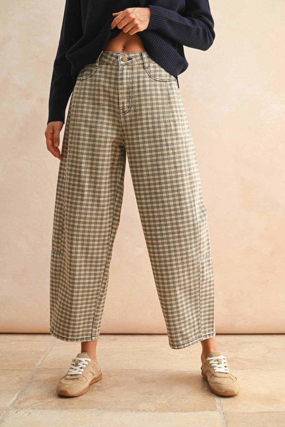 DONNA MINI CHECKER PATTERN BARREL PANTS