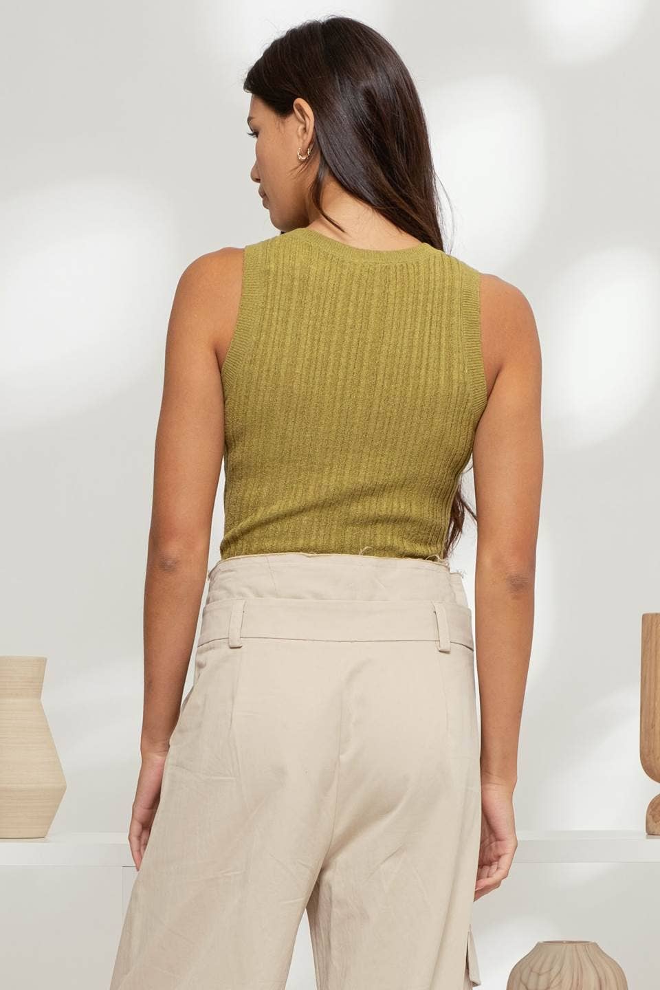 SLEEVELESS ROUND NECK SWEATER KNIT TOP