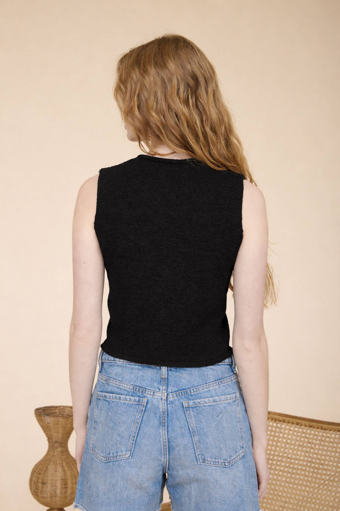 RAW EDGE FRONT TIE SLEEVELESS KNIT CARDIGAN
