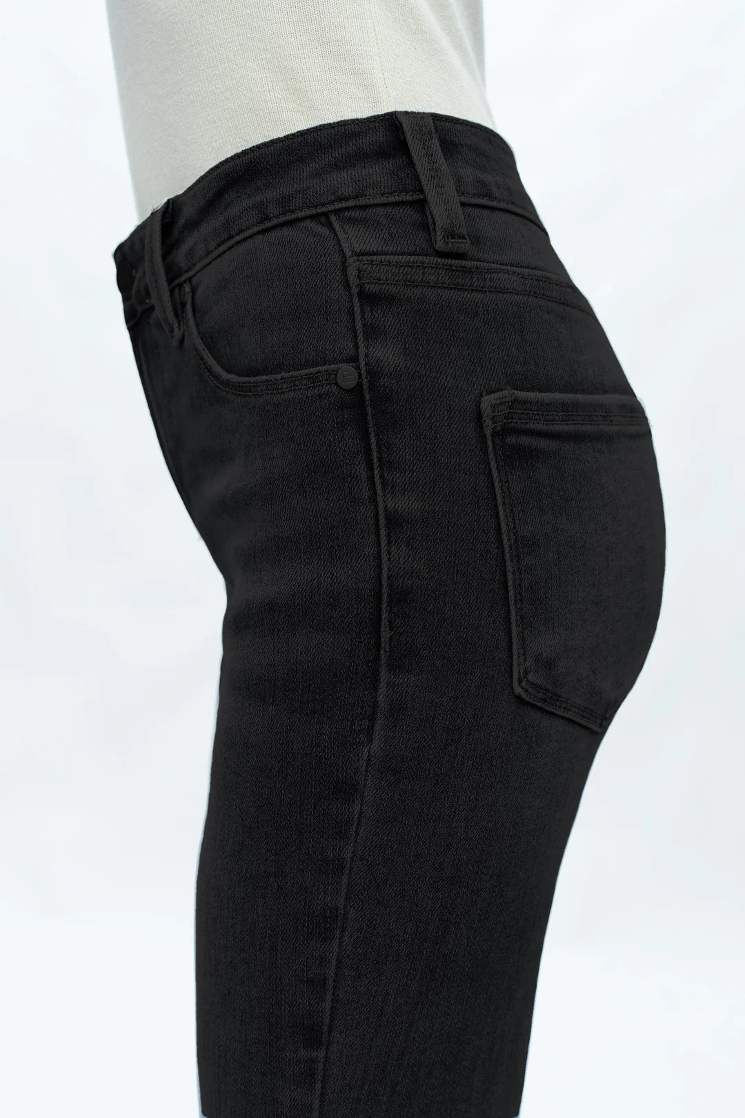 Mid-rise straight raw edge denim jeans