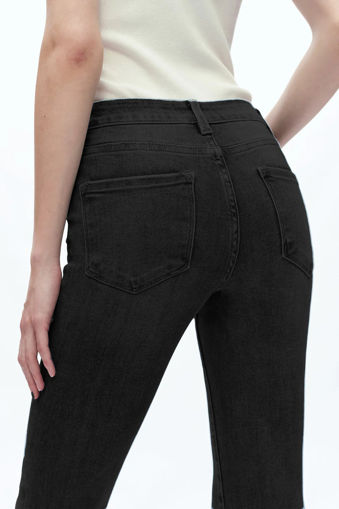 Mid-rise straight raw edge denim jeans