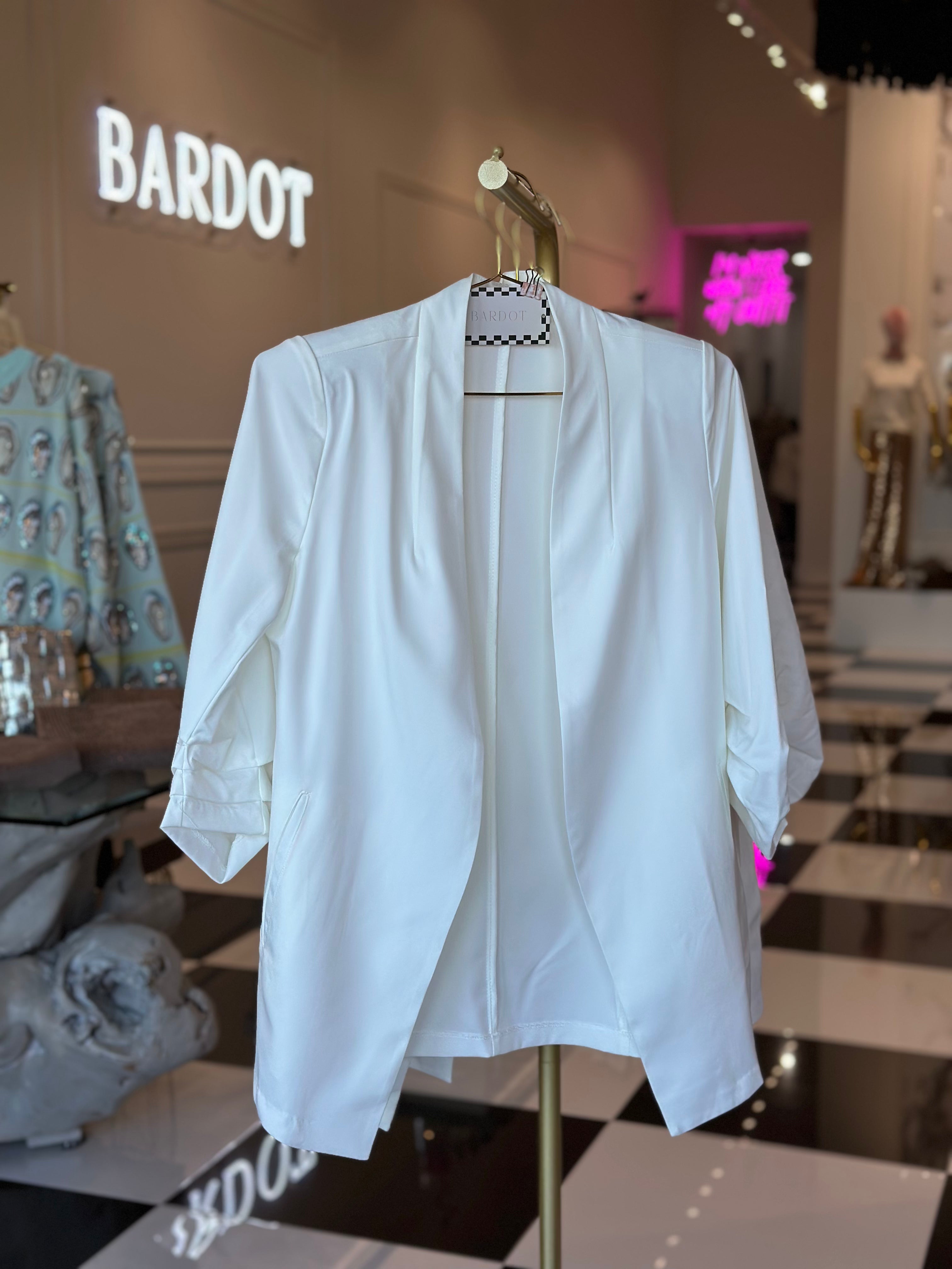 GRACE COLLARLESS 3/4 RUCHED SLEEVE BLAZER