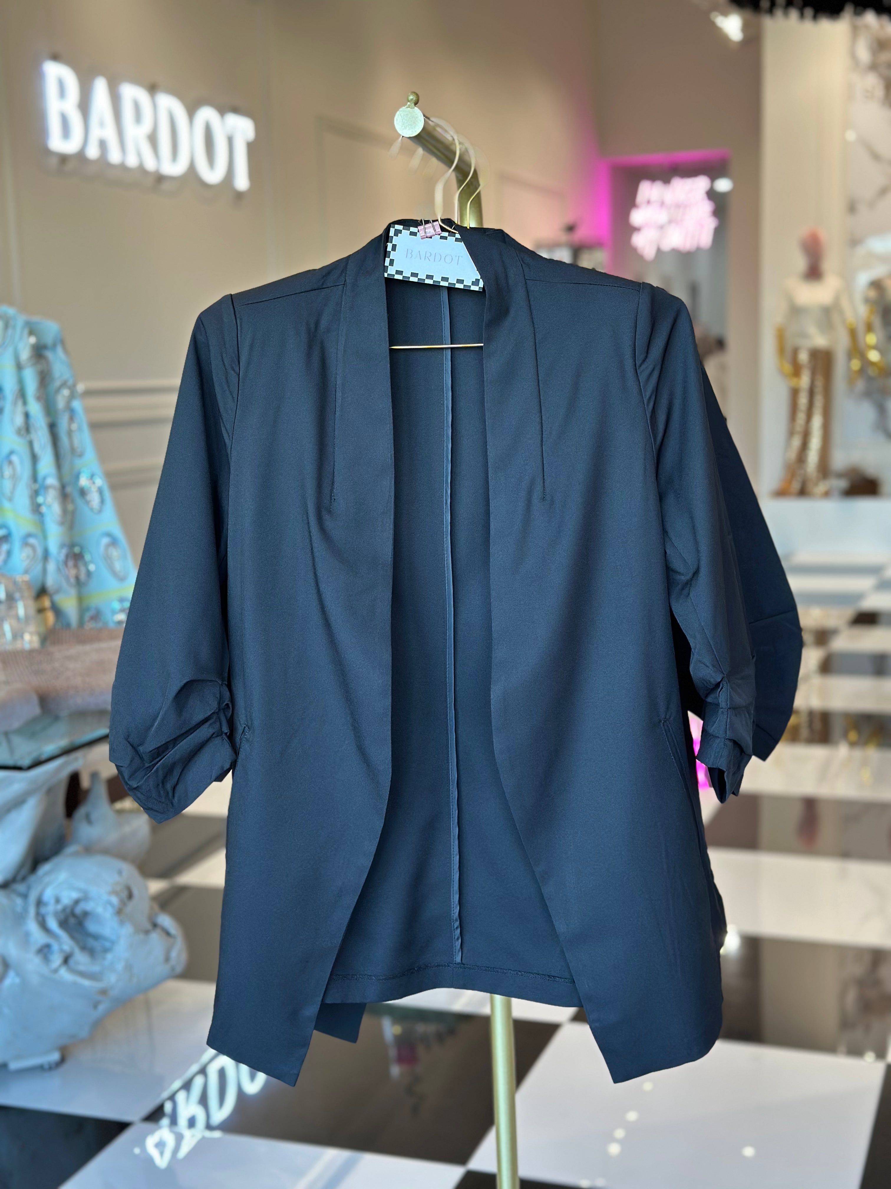 GRACE COLLARLESS 3/4 RUCHED SLEEVE BLAZER