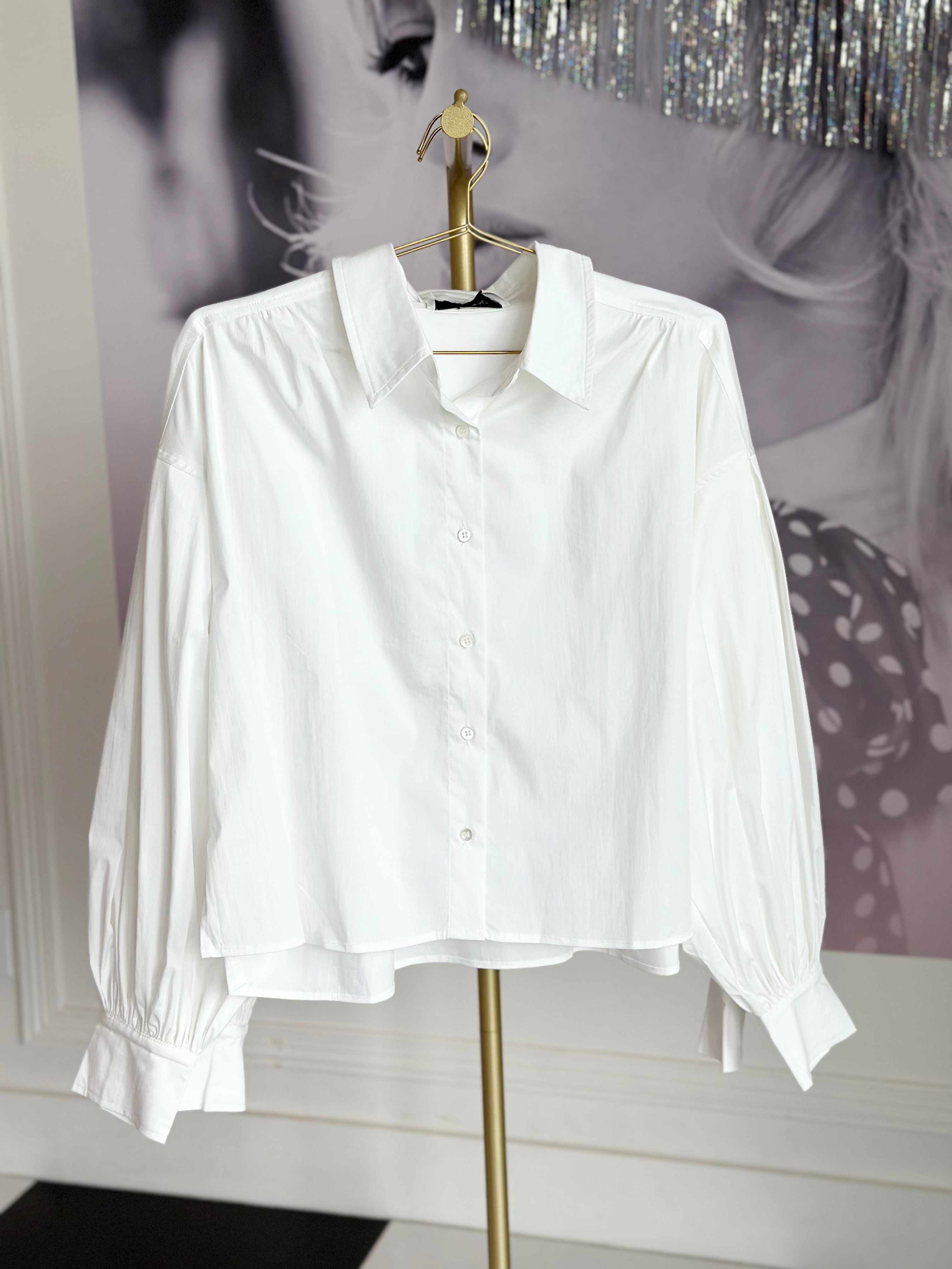 Moonriver button down in white