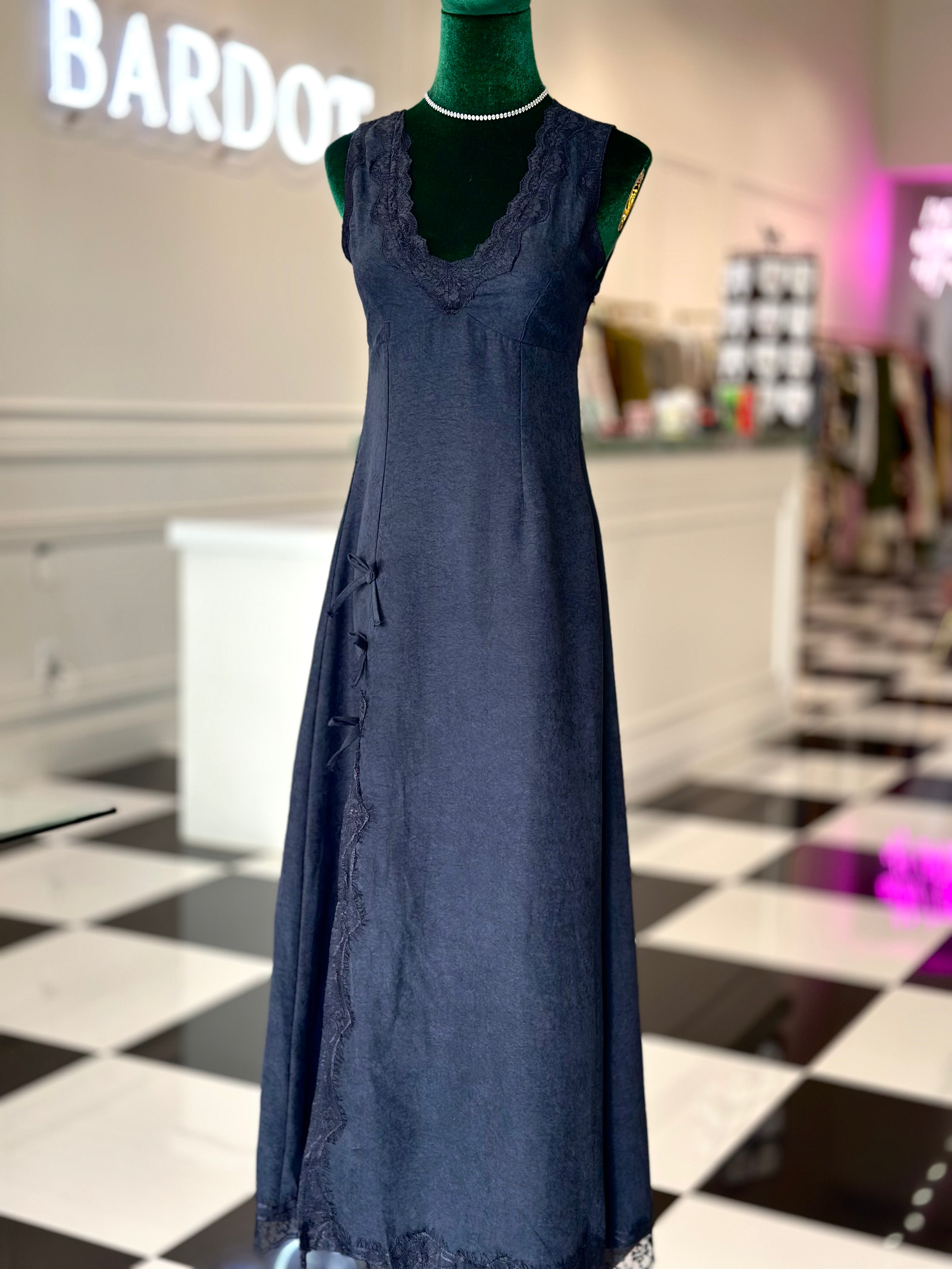GRACIE LACE MIDI DRESS