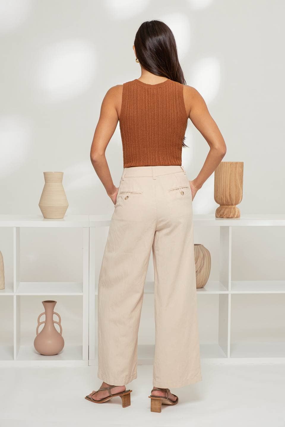 SLEEVELESS ROUND NECK SWEATER KNIT TOP