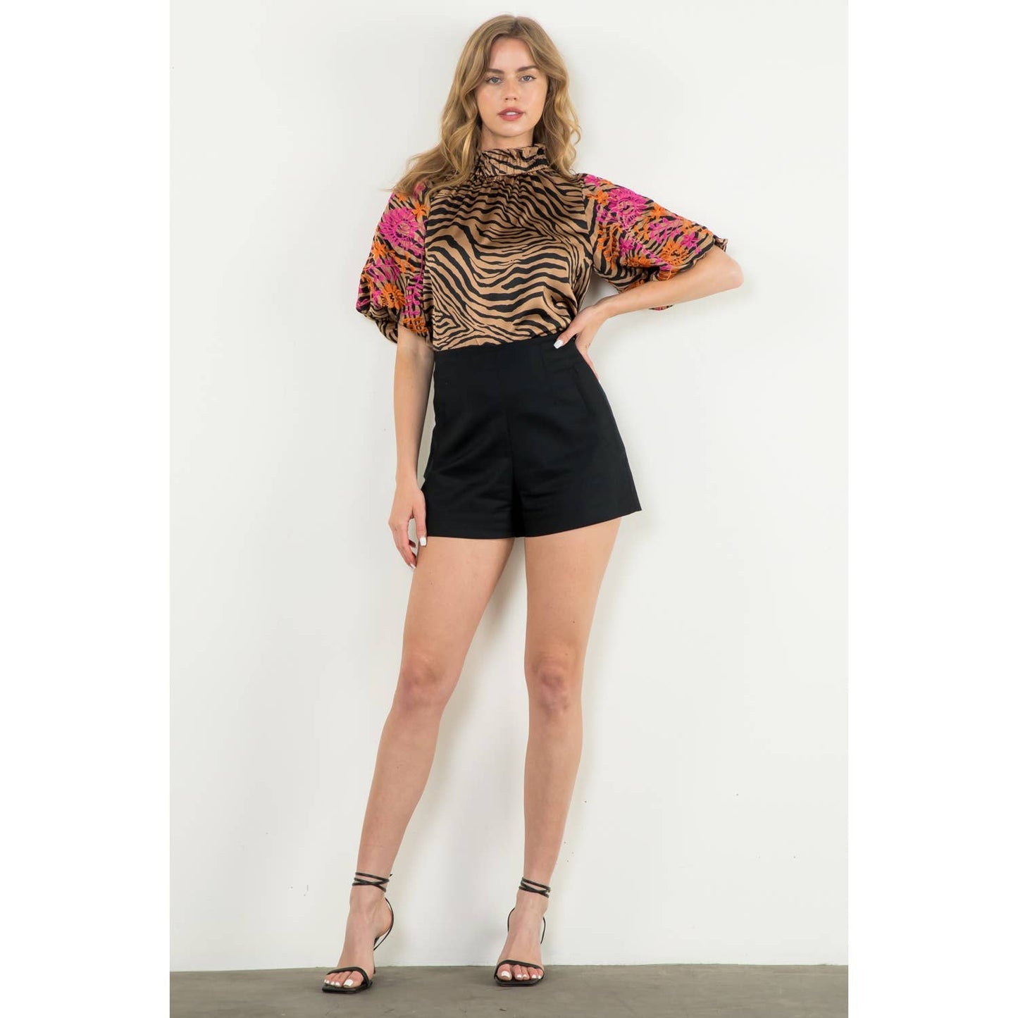 Embroidered Puff Sleeve Print Top FINAL SALE