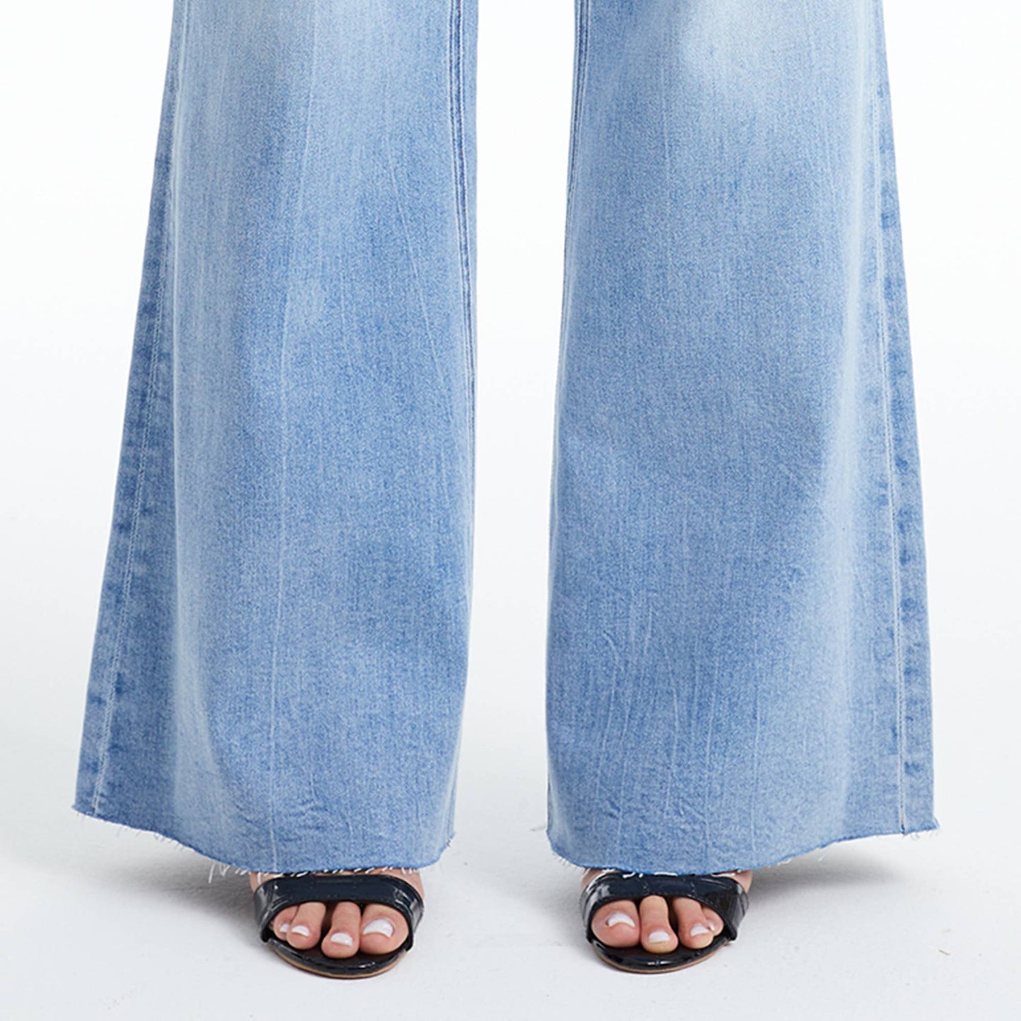 SUPER HIGH RISE WIDE LEG JEANS WITH RAW HEM