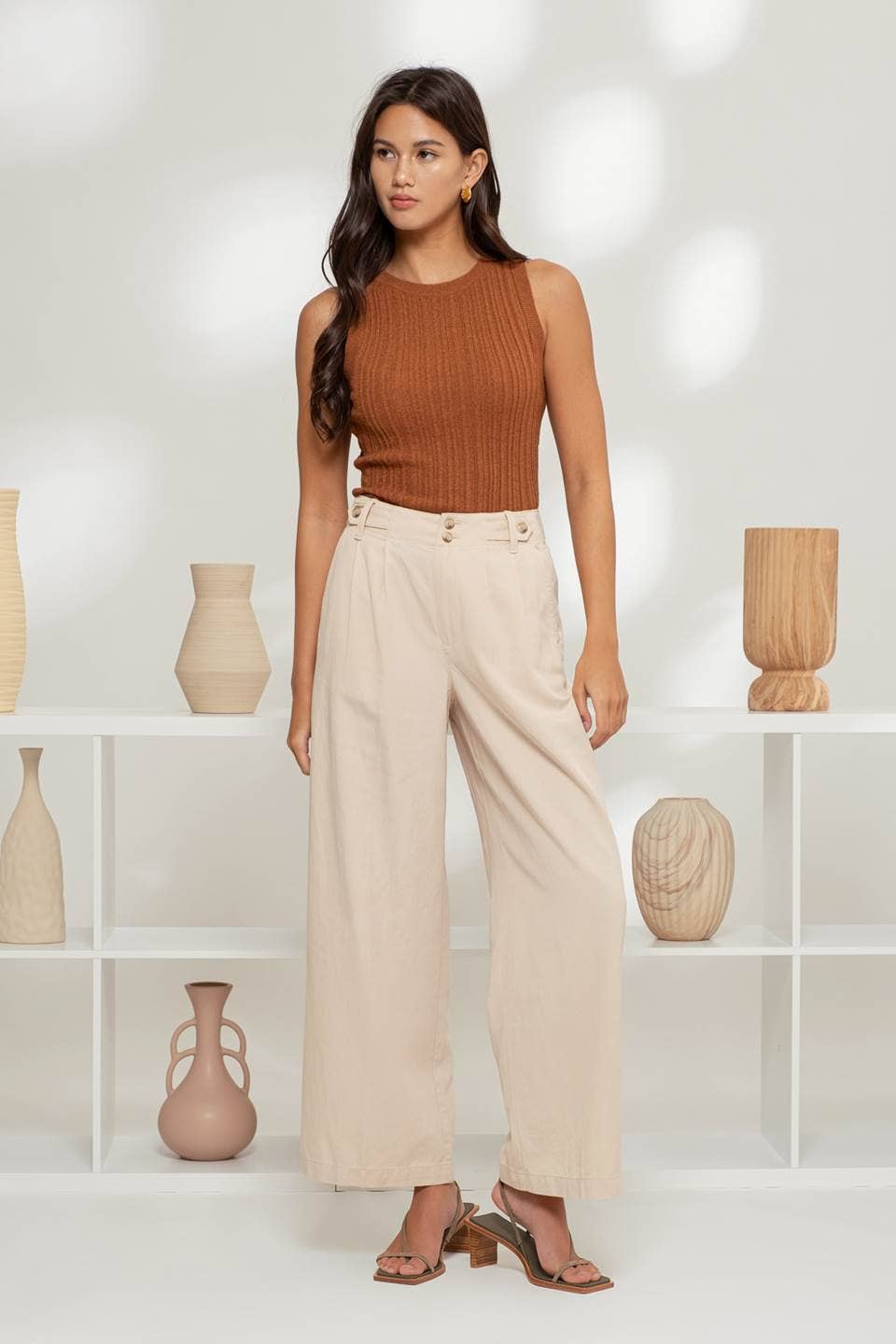 SLEEVELESS ROUND NECK SWEATER KNIT TOP