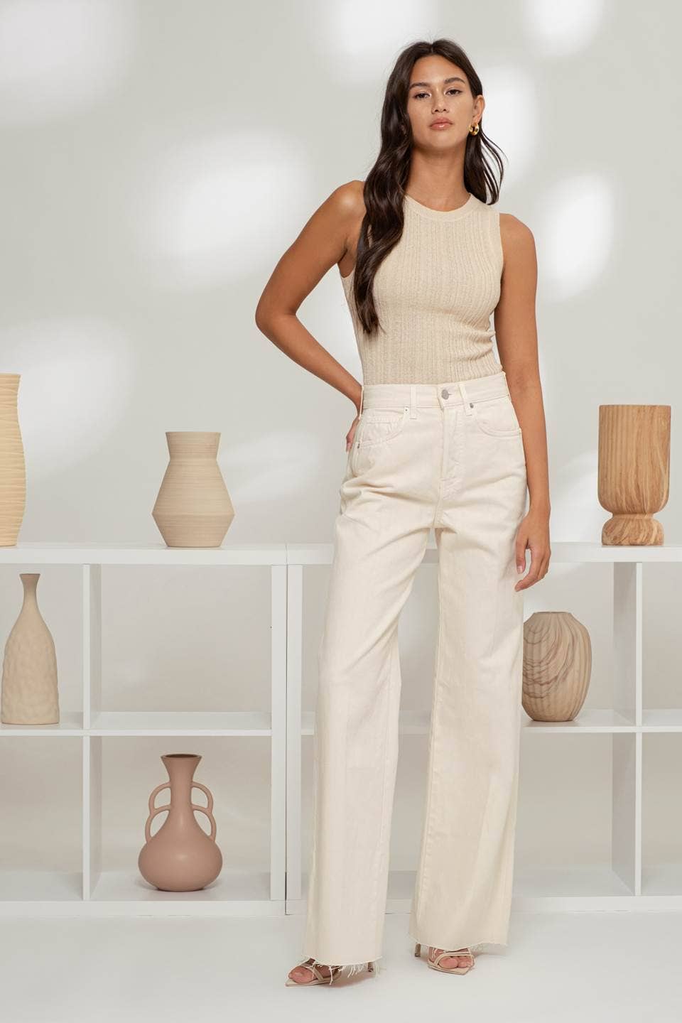 SLEEVELESS ROUND NECK SWEATER KNIT TOP